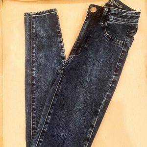 American Eagle Acid wash jegging